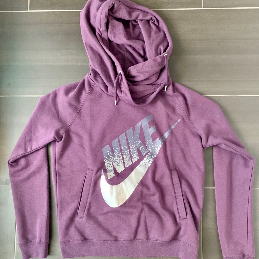 Women’s Nike scoop neck sweater hoodie, Medium